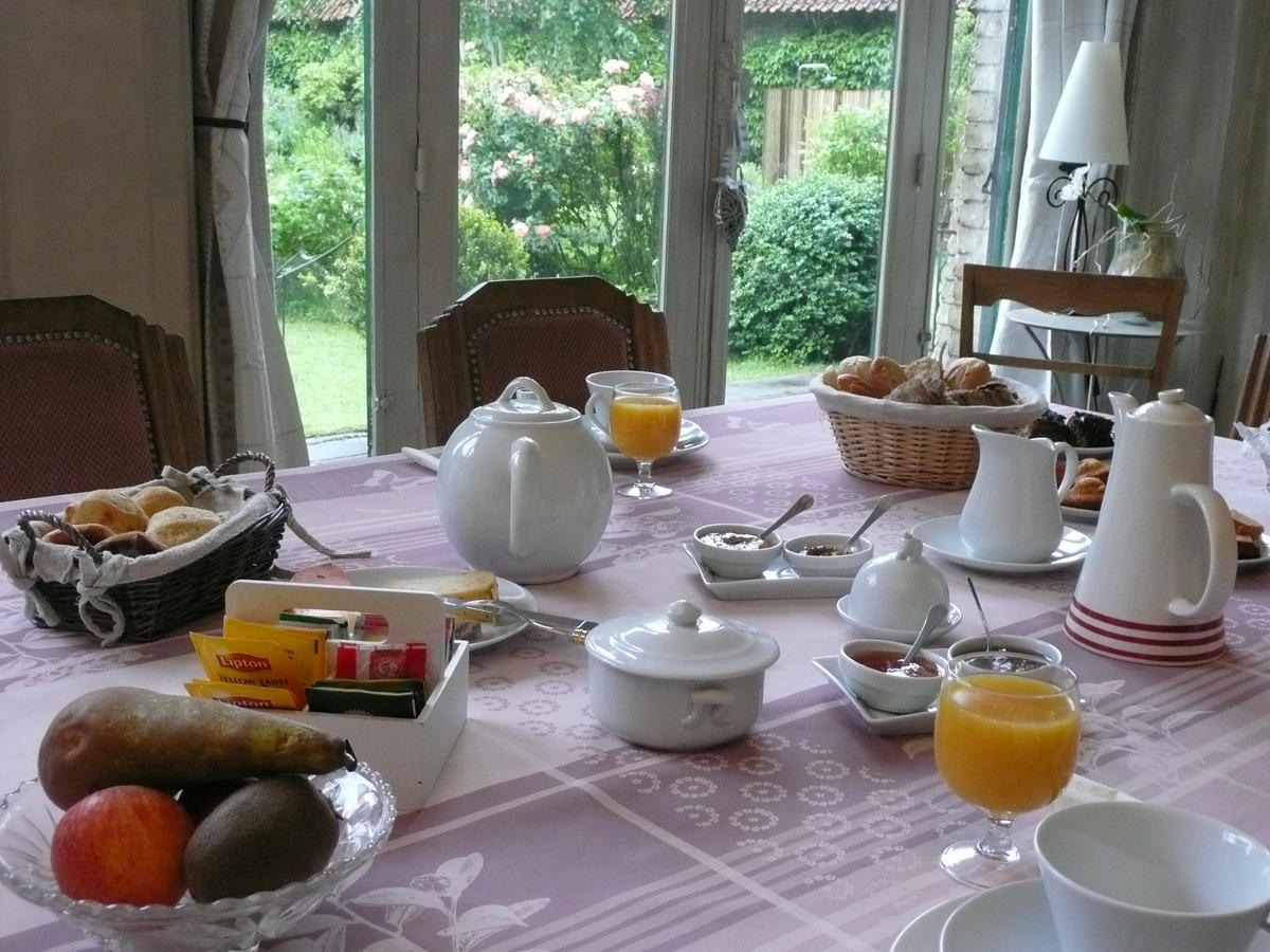 Manoir De Bois En Ardres Acomodação com café da manhã Exterior foto